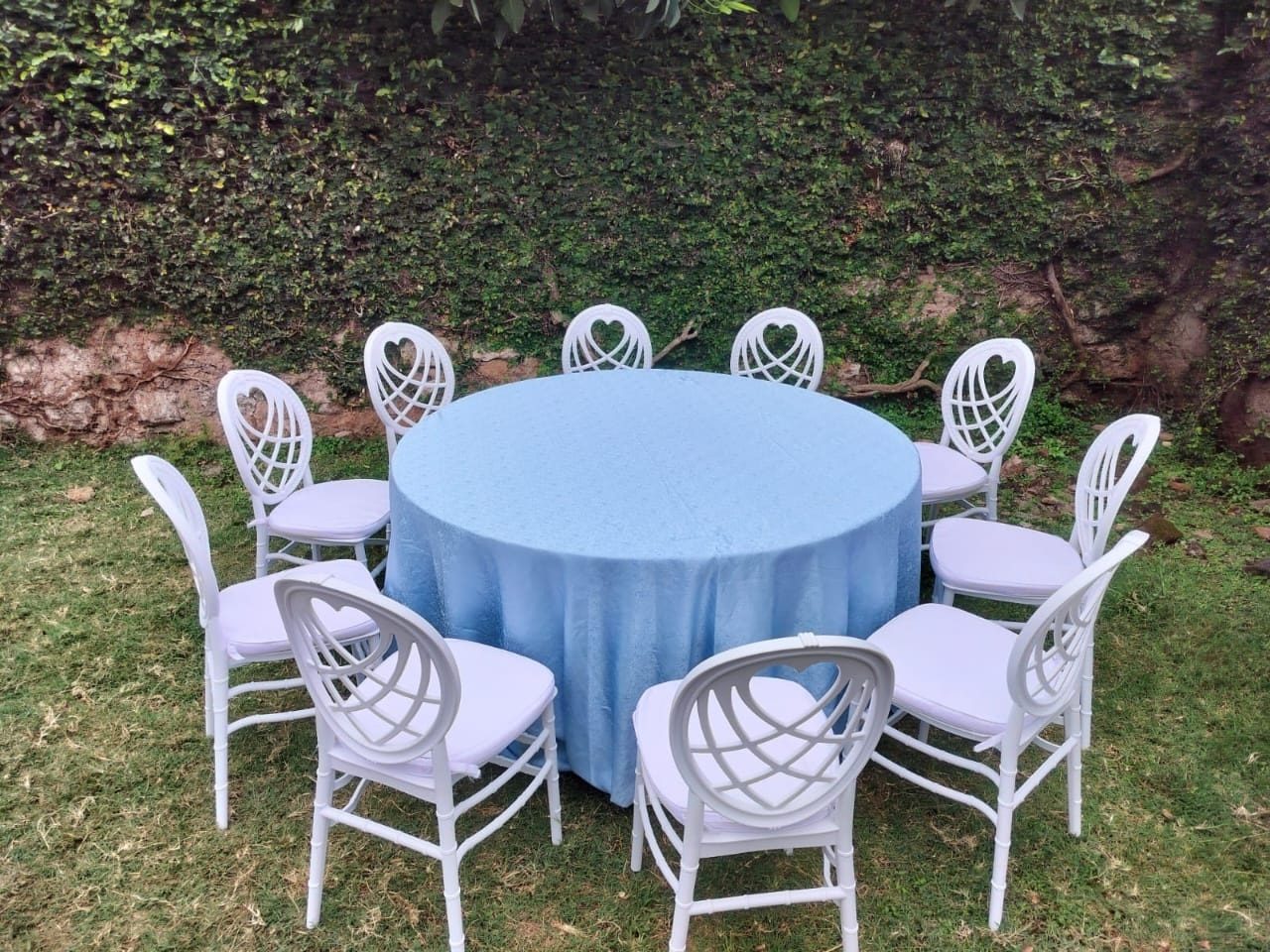 Premium Jacquard Round Table (8-Seater) &mdash; wedding item for hire in Nairobi (2)