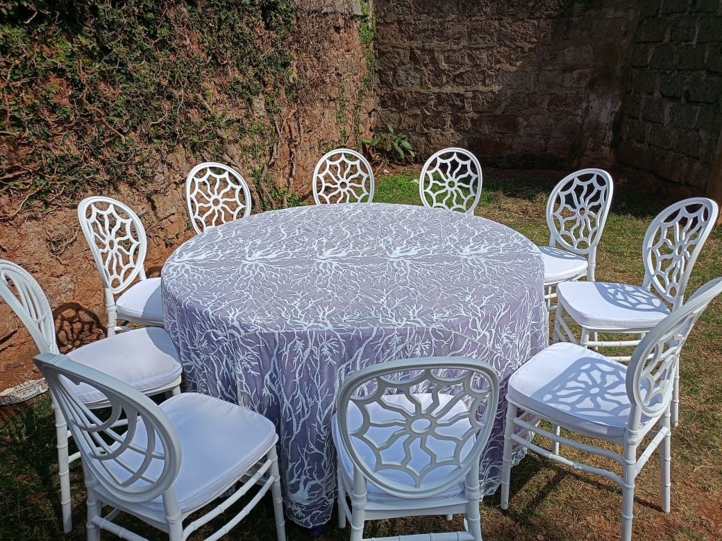 Shiny Overlay Round Table (8-Seater) &mdash; wedding item for hire in Nairobi (5)